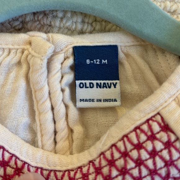 Old Navy long sleeve embroidered Bubble size‎ 9-12 months - Picture 3 of 3